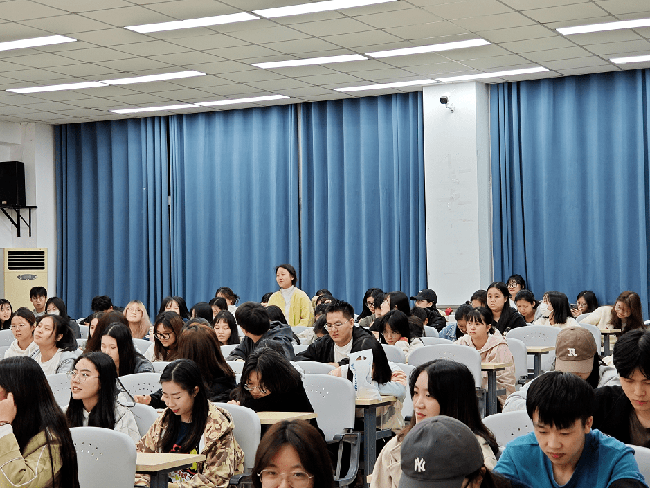 西南财经大学：金融学科的就业市场分析与职业指导_西南财经大学金融研究中心就业